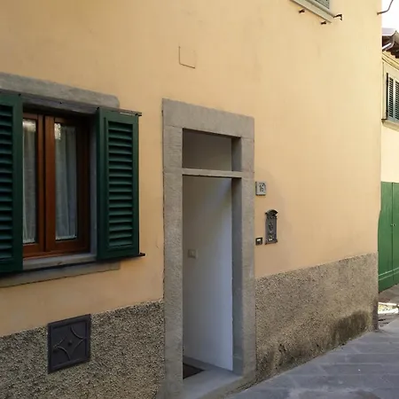 Daire Borgo De' Cenci, Lovely Below The Castel