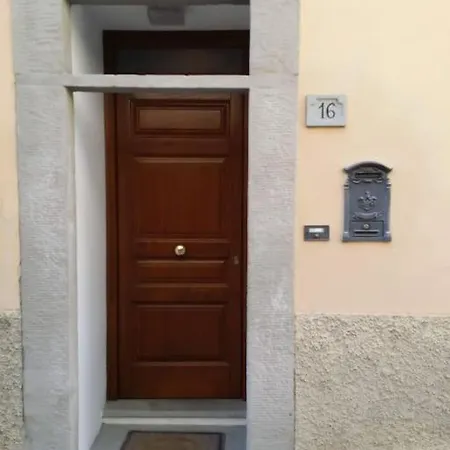 Daire Borgo De' Cenci, Lovely Below The Castel