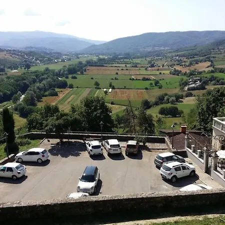 Borgo De' Cenci, Lovely Below The Castel Poppi